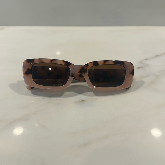 ryan simkhai pink leopard print sunglasses - Picture 1 of 4